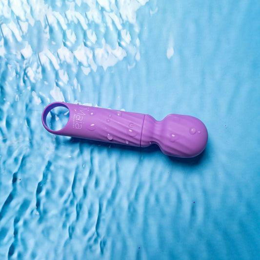 Maia DOLLY -  -  12.7 cm USB Rechargeable Massage Wand