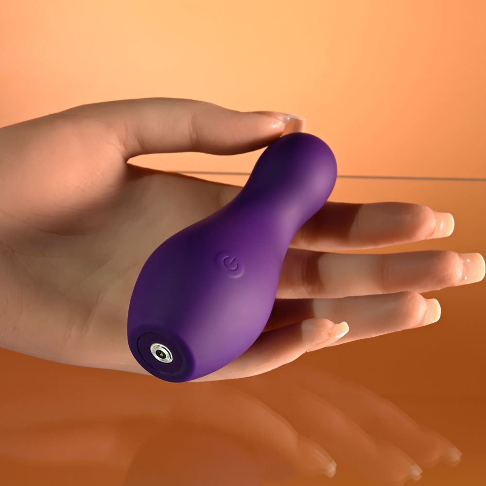 Playboy Pleasure THE JET SET - VIBRATOR -  10.2 cm Vibrator with Self Charging Case
