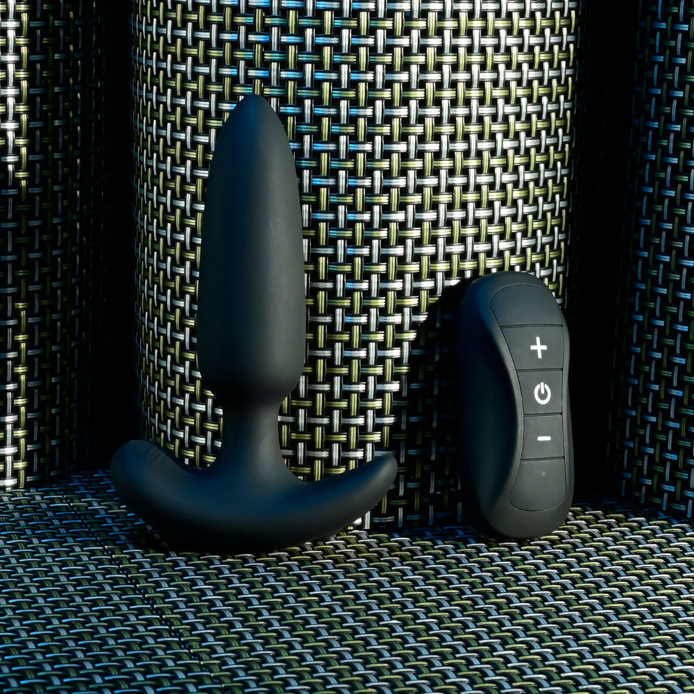 Selopa  BEAUTY -  11.3 cm USB Rechargeable Vibrating Butt Plug with Wireless Remote